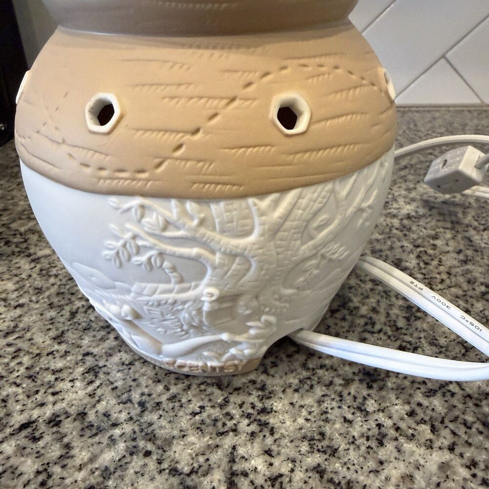 Disney Scentsy Winnie the Pooh Hunny Pot Wax Warmer Retired - Picture 6 of 9